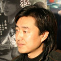善于伪装的小女孩